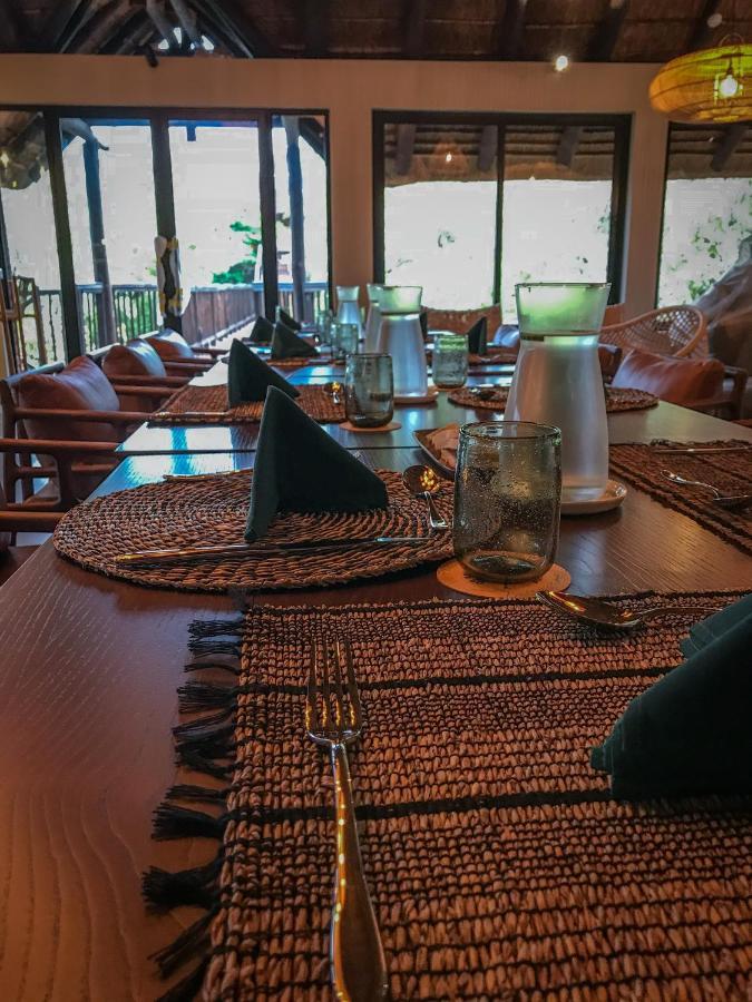 Laluka Safari Lodge - Riserva Naturale di Welgevonden Esterno foto