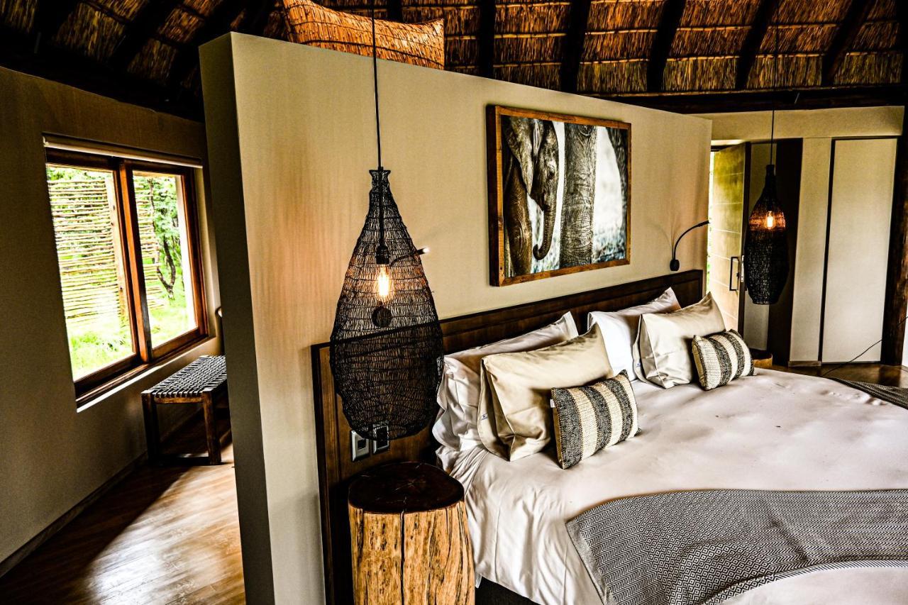 Laluka Safari Lodge - Riserva Naturale di Welgevonden Esterno foto