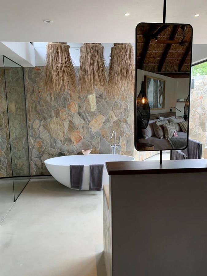 Laluka Safari Lodge - Riserva Naturale di Welgevonden Esterno foto